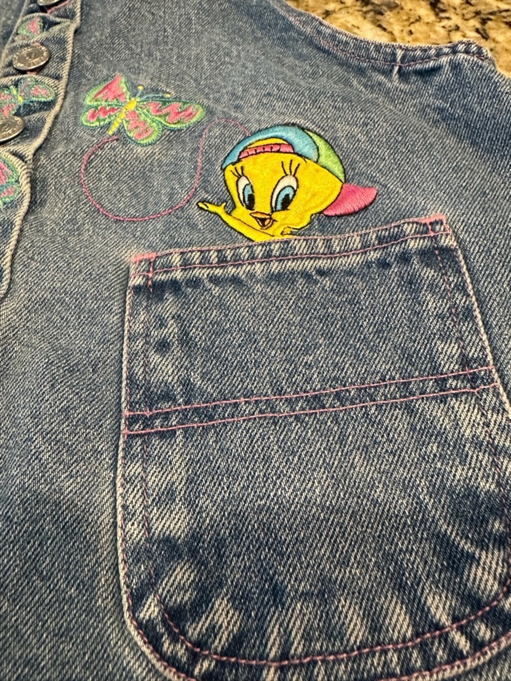 Vintage 1997 Girls Looney Tunes Short Overalls Tweety Bird sz 8 - Picture 3 of 7